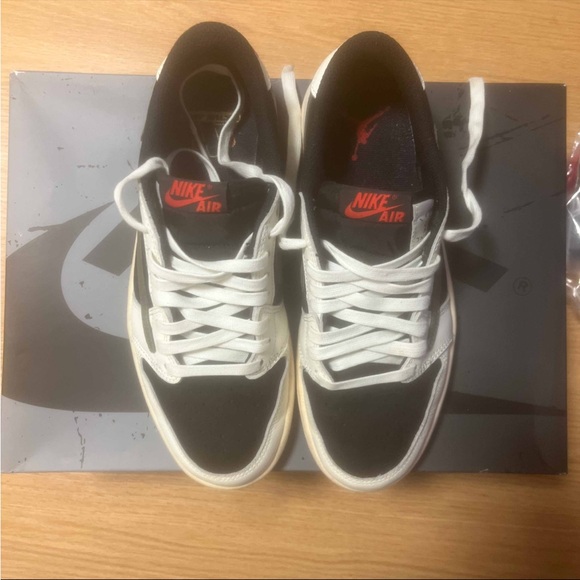 Travis Scott x Wmns Air Jordan 1 Retro Low OG SP ‘Olive’ - Picture 3 of 7